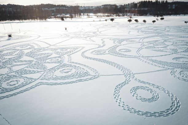 Viime helmikuussa Espoossakin oli lunta, millä taiteilla. Lumi etelässä vähenee.