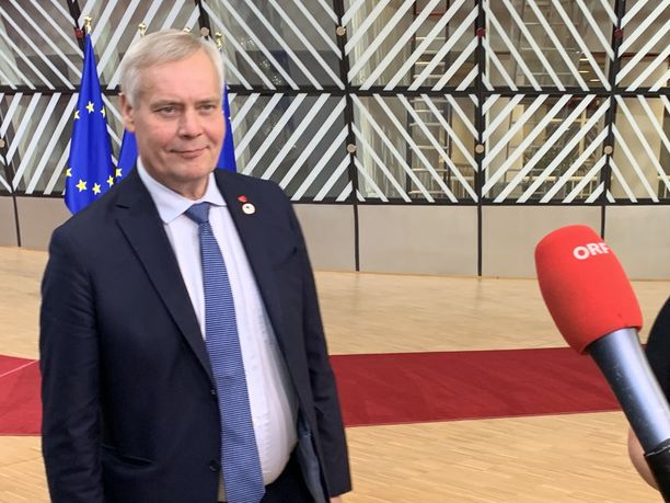 Pääministeri Antti Rinne (sd) kommentoi brexit-sopimusta torstaina Brysselissä. 