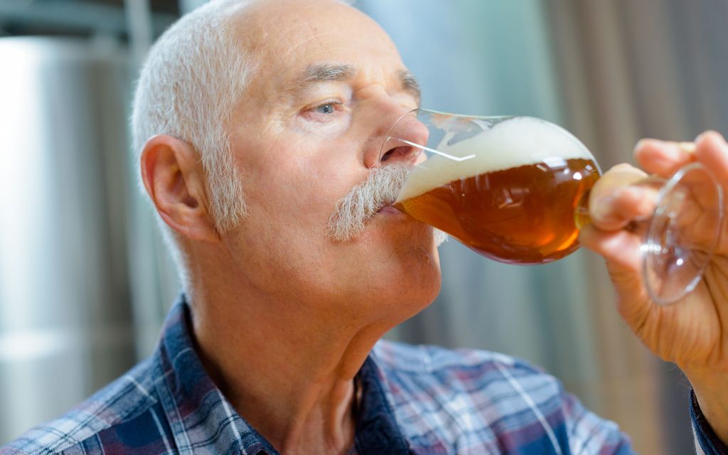 Miesten kannattaa juoda pullo kaljaa päivässä – Tutkimus: Ylläpitää suoliston bakteerikantaa ja parantaa hyvinvointia