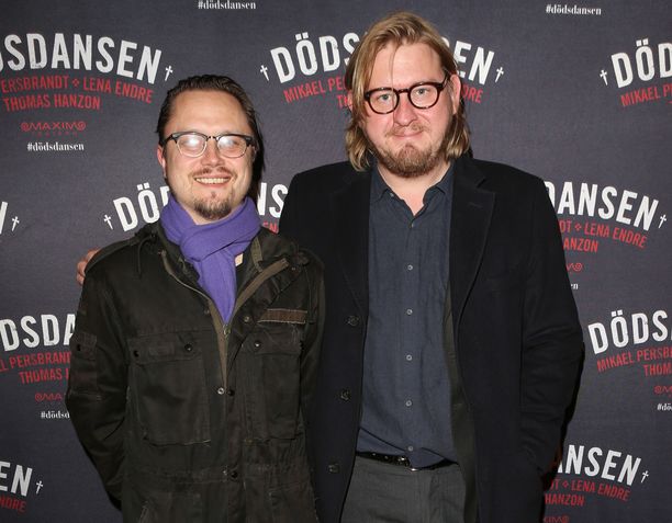 Kulttuuritoimittaja Fredrik Virtanen (oikealla) kuvattuna Tukholmassa vuonna 2014.