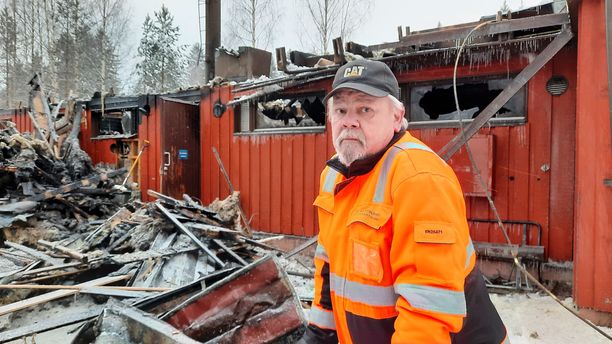 Juha Hartikainen herätteli yöllä muita rivitalon asukkaita, kun oli ensin itse saanut tiedot palosta ohikulkijalta.