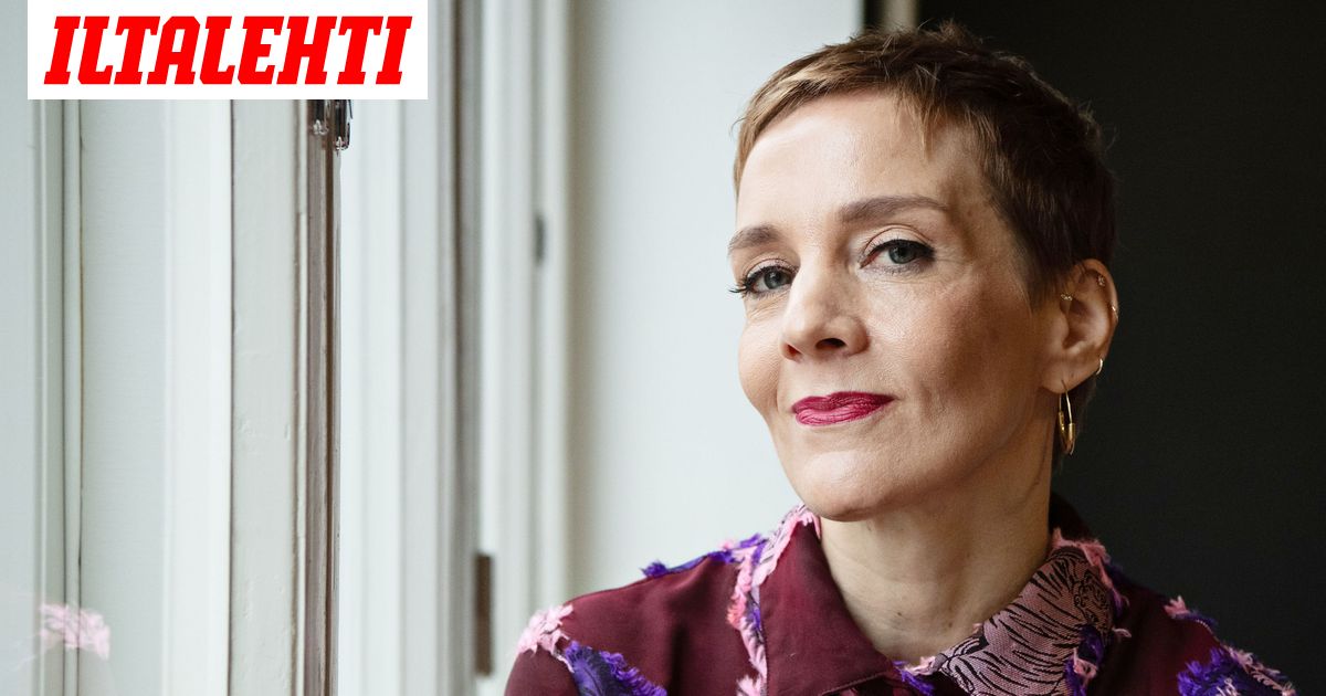 Maria Veitola Harvinaisessa Yhteiskuvassa Miehensa Kanssa