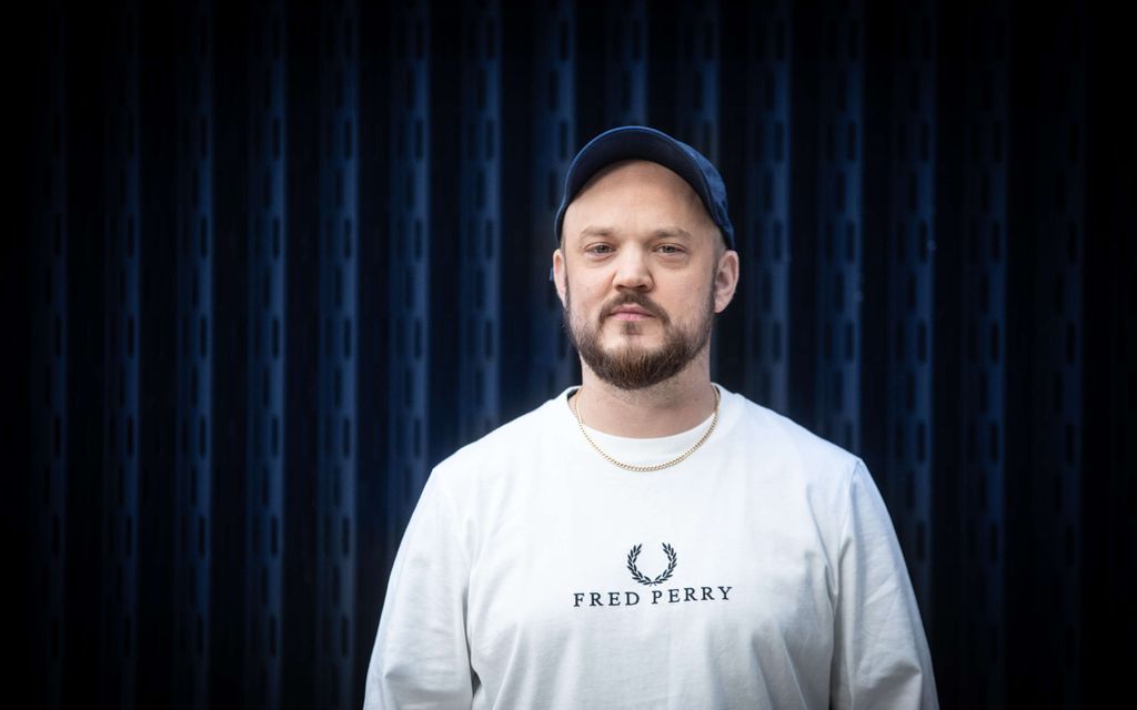 Pyhimyksen firmalla on kymmeniä tuhansia euroja velkaa: ”On tuossa laskuja jonossa”