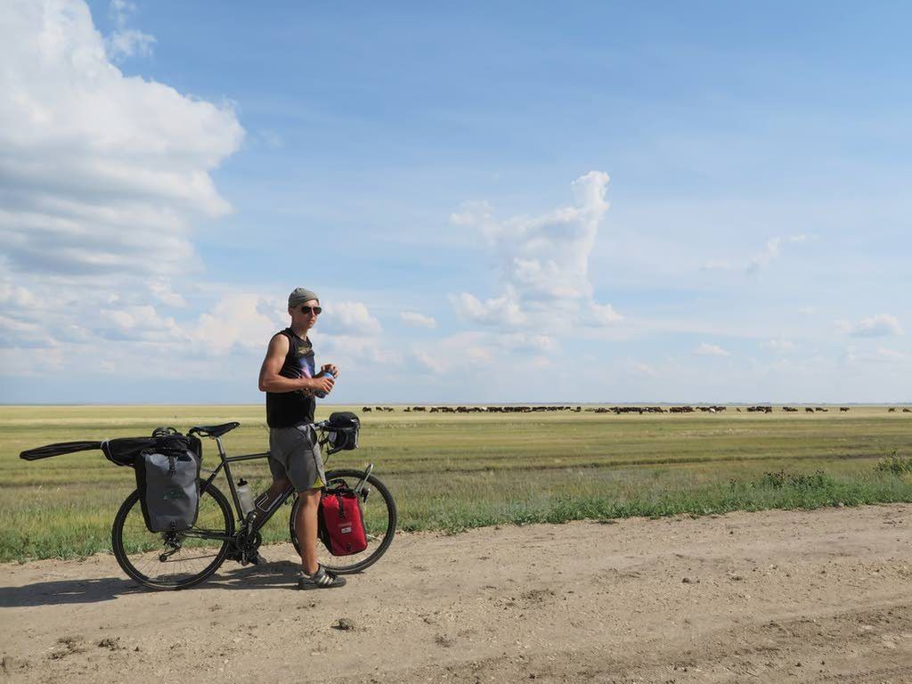 Lauri ja Antti pyöräilivät maailman ympäri - jahtasivat varasta Kiinassa ja pakenivat kulkukoiria Venäjällä